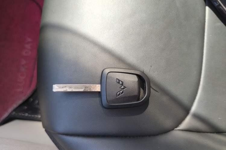 Used Wuling Hongguang MINIEV 2024 3rd Generation 215km Advanced Version Vehicle Key