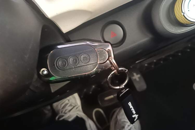 Used Wuling Hongguang MINIEV 2024 3rd Generation 215km Advanced Version Vehicle Key