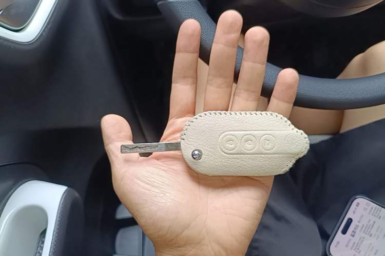 Used Wuling Hongguang MINIEV 2024 3rd Generation 215km Advanced Version Vehicle Key