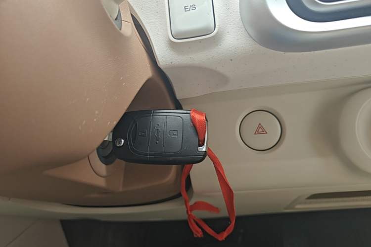 Used Wuling Hongguang MINIEV 2024 3rd Generation 215km Youth Edition Vehicle Key