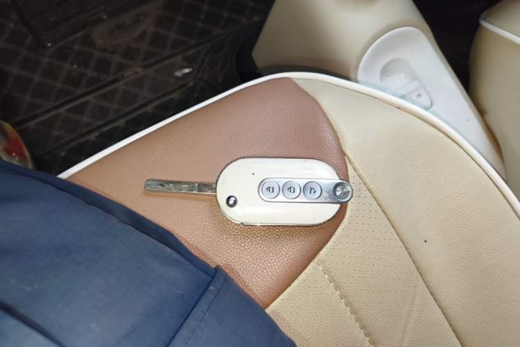 Used Wuling Hongguang MINIEV 2024 3rd Generation 215km Advanced Version Vehicle Key