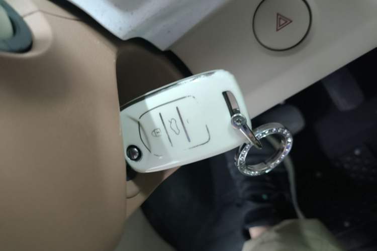 Used Wuling Hongguang MINIEV 2024 3rd Generation 215km Youth Edition Vehicle Key