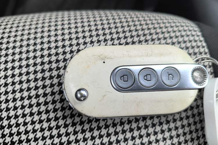 Used Wuling Hongguang MINIEV 2024 3rd Generation 215km Advanced Version Vehicle Key