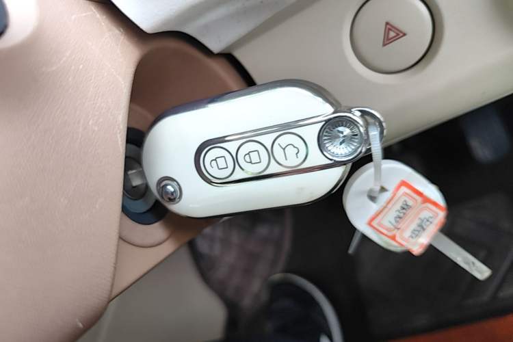 Used Wuling Hongguang MINIEV 2024 3rd Generation 215km Advanced Version Vehicle Key