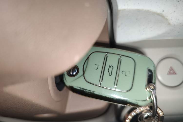 Used Wuling Hongguang MINIEV 2024 3rd Generation 215km Youth Edition Vehicle Key