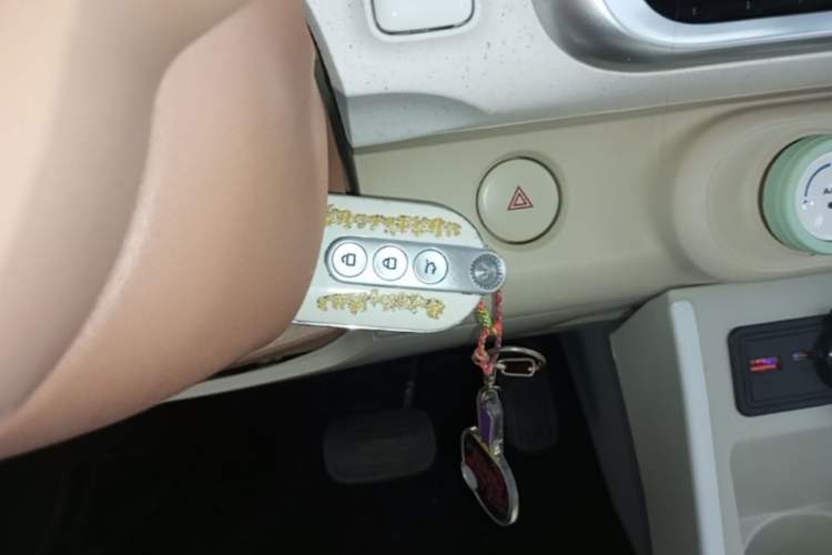 Used Wuling Hongguang MINIEV 2024 3rd Generation 215km Youth Edition Vehicle Key