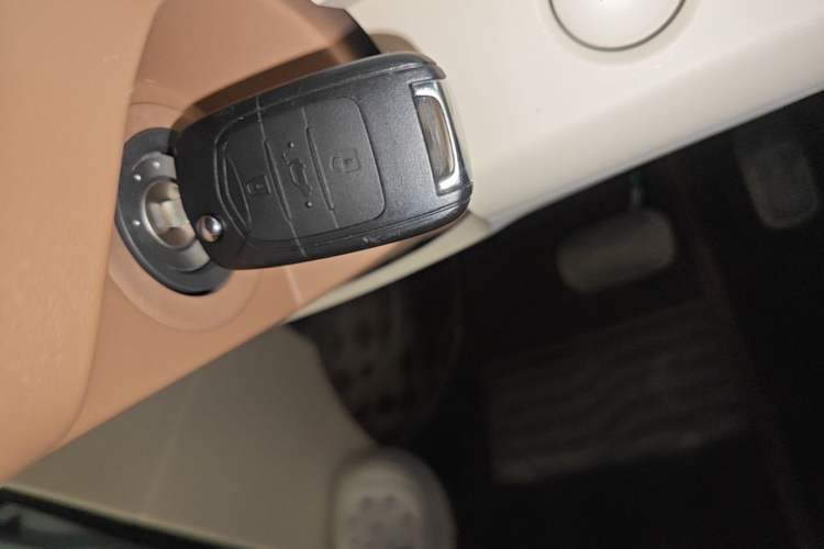 Used Wuling Hongguang MINIEV 2024 3rd Generation 215km Youth Edition Vehicle Key