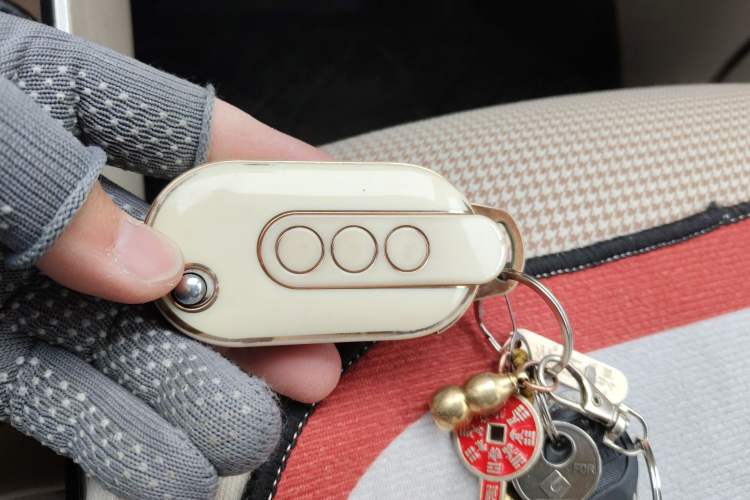 Used Wuling Hongguang MINIEV 2024 3rd Generation 215km Advanced Version Vehicle Key