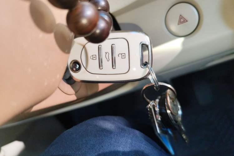 Used Wuling Hongguang MINIEV 2024 3rd Generation 215km Youth Edition Vehicle Key