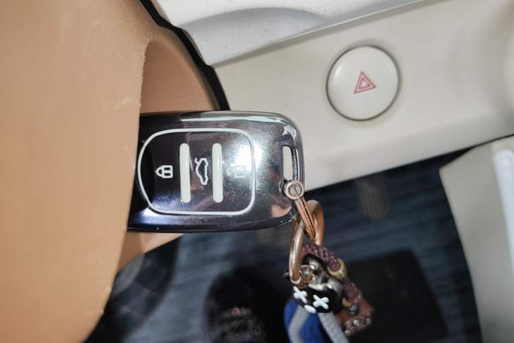 Used Wuling Hongguang MINIEV 2024 3rd Generation 215km Youth Edition Vehicle Key