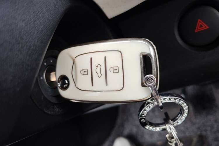 Used Wuling Hongguang MINIEV 2024 3rd Generation 215km Youth Edition Vehicle Key