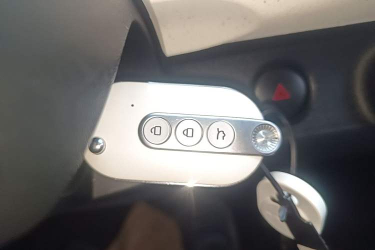 Used Wuling Hongguang MINIEV 2024 3rd Generation 215km Advanced Version Vehicle Key