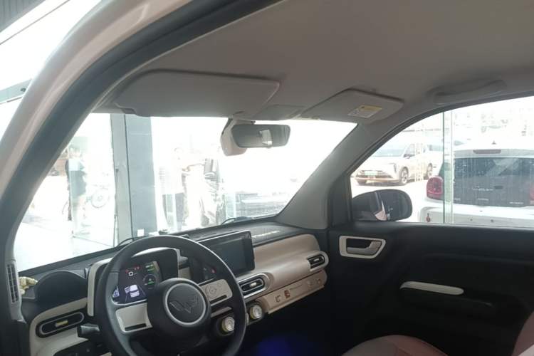 Used Wuling Hongguang MINIEV 2024 3rd Generation 170 km Headliner