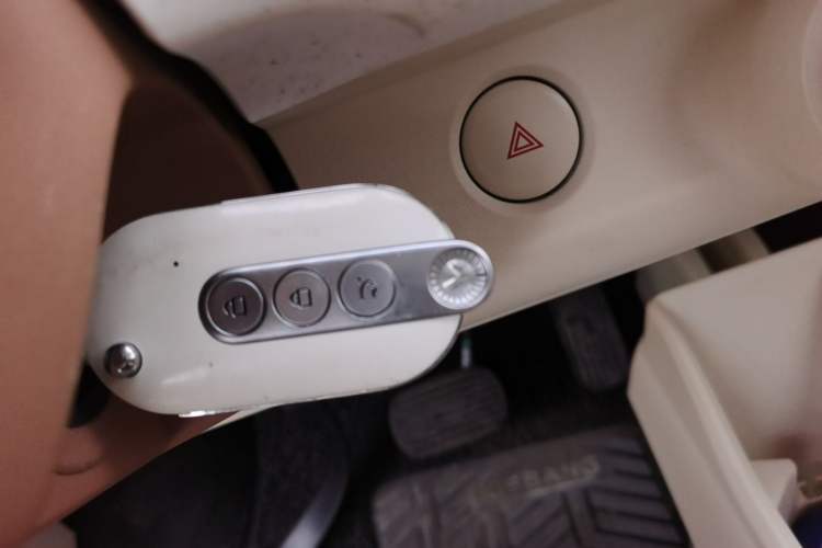Used Wuling Hongguang MINIEV 2024 3rd Generation 215km Advanced Version Interior 1