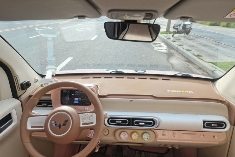 Used Wuling Hongguang MINIEV 2024 3rd Generation 215km Youth Edition Interior 2