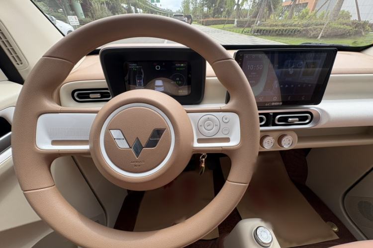 Used Wuling Hongguang MINIEV 2024 3rd Generation 215km Youth Edition Interior 2