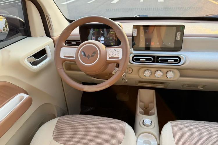 Used Wuling Hongguang MINIEV 2024 3rd Generation 215km Advanced Version Interior 2