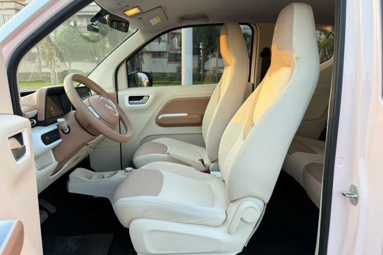 Used Wuling Hongguang MINIEV 2024 3rd Generation 215km Advanced Version Interior 3