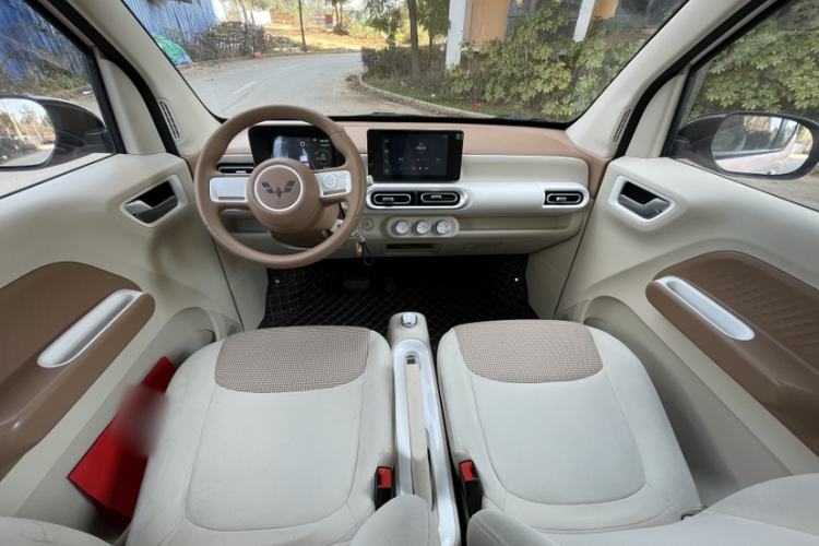 Used Wuling Hongguang MINIEV 2024 3rd Generation 215km Advanced Version Interior 4