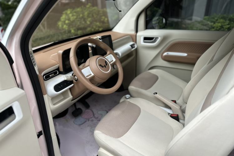 Used Wuling Hongguang MINIEV 2024 3rd Generation 215km Advanced Version Interior 4