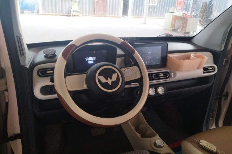 Used Wuling Hongguang MINIEV 2024 3rd Generation 215km Advanced Version Interior 8