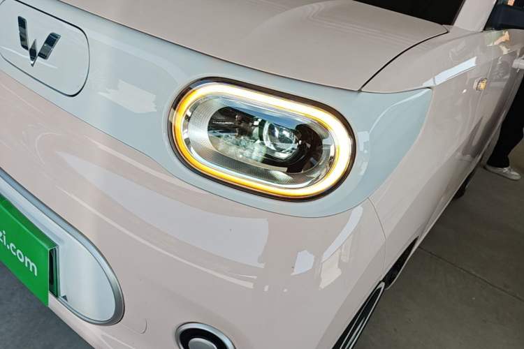 Used Wuling Hongguang MINIEV 2024 3rd Generation 215km Youth Edition Left Front Headlight