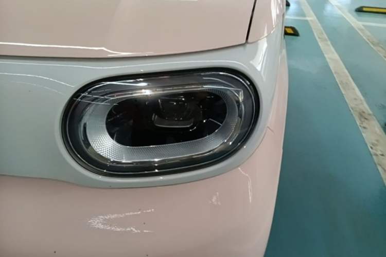 Used Wuling Hongguang MINIEV 2024 3rd Generation 215km Advanced Version Left Front Headlight
