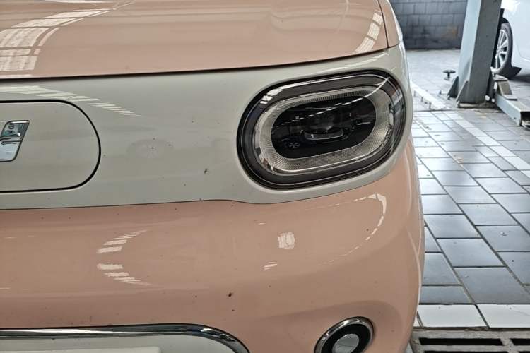Used Wuling Hongguang MINIEV 2024 3rd Generation 215km Advanced Version Left Front Headlight