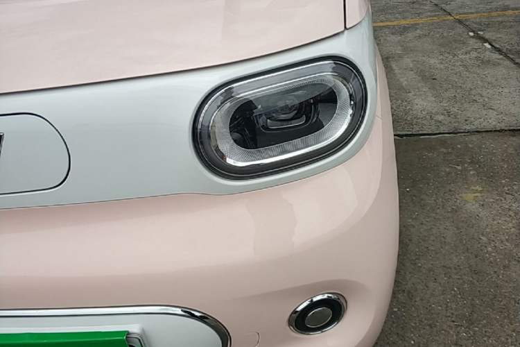 Used Wuling Hongguang MINIEV 2024 3rd Generation 215km Advanced Version Left Front Headlight