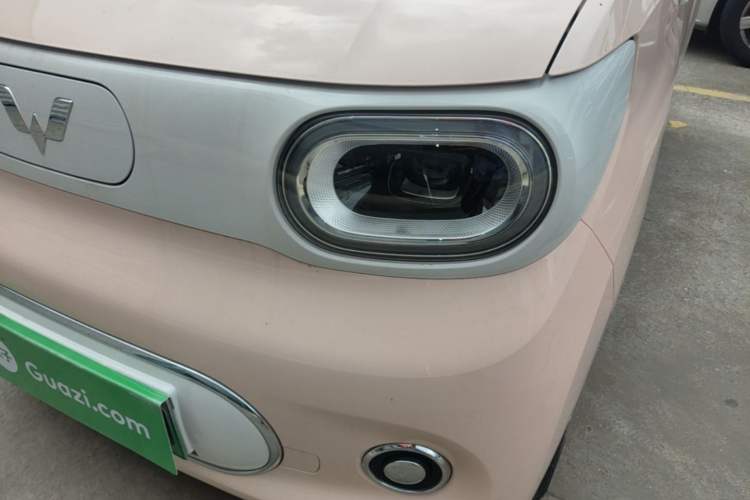 Used Wuling Hongguang MINIEV 2024 3rd Generation 215km Advanced Version Left Front Headlight