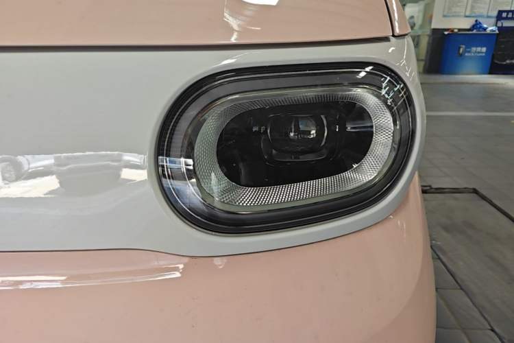 Used Wuling Hongguang MINIEV 2024 3rd Generation 215km Advanced Version Left Front Headlight