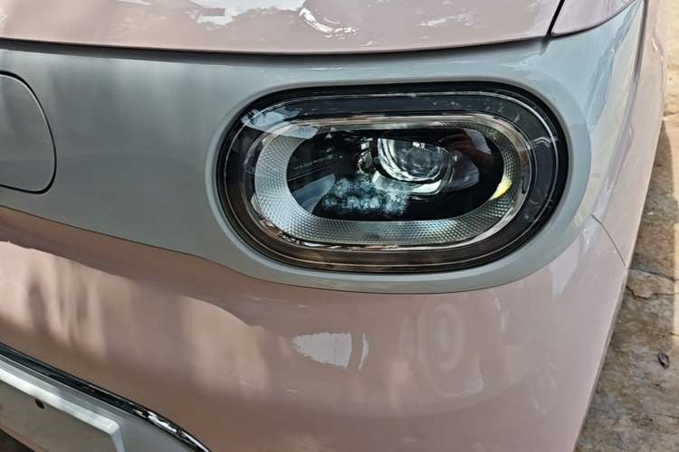 Used Wuling Hongguang MINIEV 2024 3rd Generation 215km Advanced Version Left Front Headlight