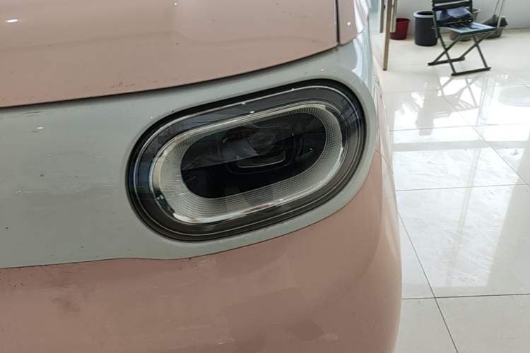 Used Wuling Hongguang MINIEV 2024 3rd Generation 215km Advanced Version Left Front Headlight