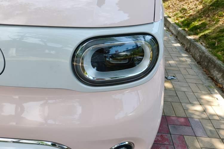Used Wuling Hongguang MINIEV 2024 3rd Generation 215km Advanced Version Left Front Headlight