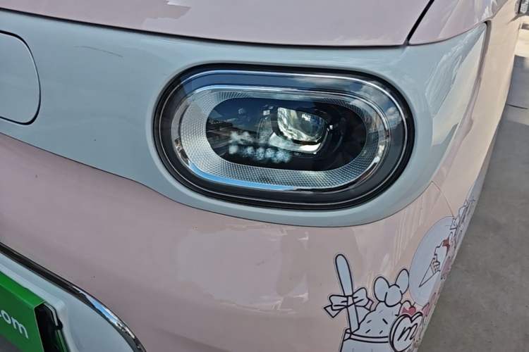 Used Wuling Hongguang MINIEV 2024 3rd Generation 215km Advanced Version Left Front Headlight
