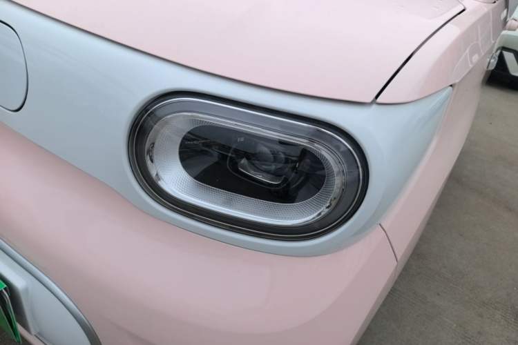 Used Wuling Hongguang MINIEV 2024 3rd Generation 215km Youth Edition Left Front Headlight