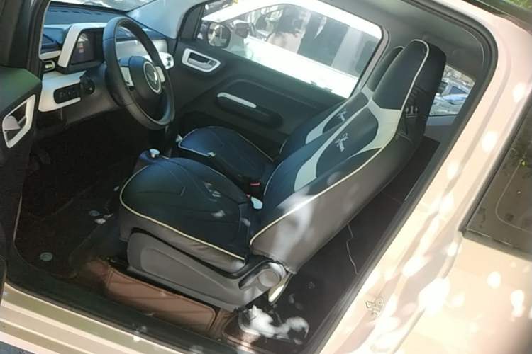 Used Wuling Hongguang MINIEV 2024 3rd Generation 215km Youth Edition Left Front Seat