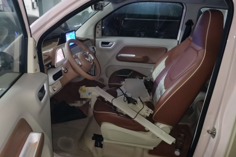 Used Wuling Hongguang MINIEV 2024 3rd Generation 215km Youth Edition Left Front Seat