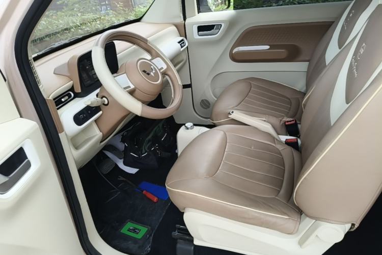 Used Wuling Hongguang MINIEV 2024 3rd Generation 215km Youth Edition Left Front Seat