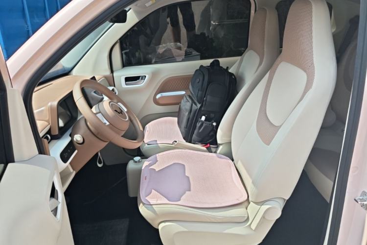 Used Wuling Hongguang MINIEV 2024 3rd Generation 215km Youth Edition Left Front Seat