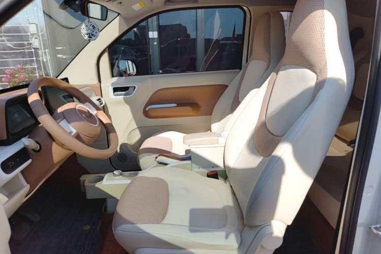 Used Wuling Hongguang MINIEV 2024 3rd Generation 215km Youth Edition Left Front Seat