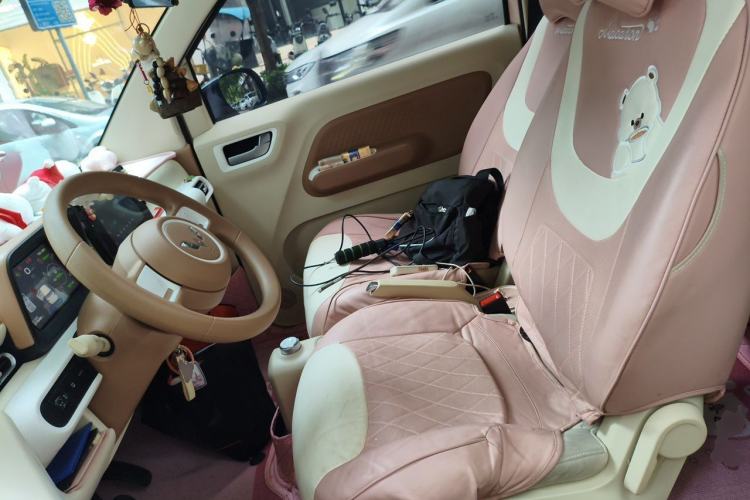 Used Wuling Hongguang MINIEV 2024 3rd Generation 215km Advanced Version Left Front Seat