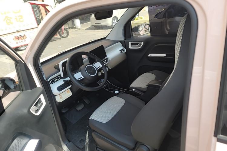 Used Wuling Hongguang MINIEV 2024 3rd Generation 215km Youth Edition Left Front Seat