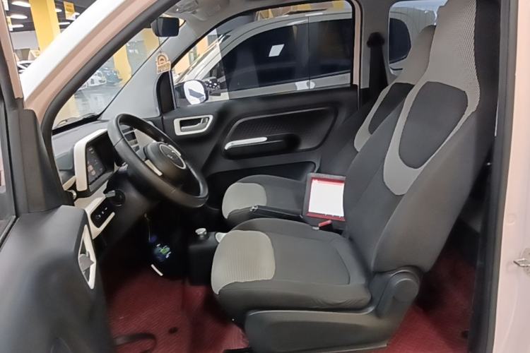 Used Wuling Hongguang MINIEV 2024 3rd Generation 215km Advanced Version Left Front Seat