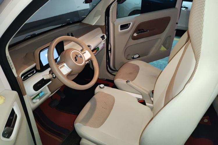 Used Wuling Hongguang MINIEV 2024 3rd Generation 215km Youth Edition Left Front Seat