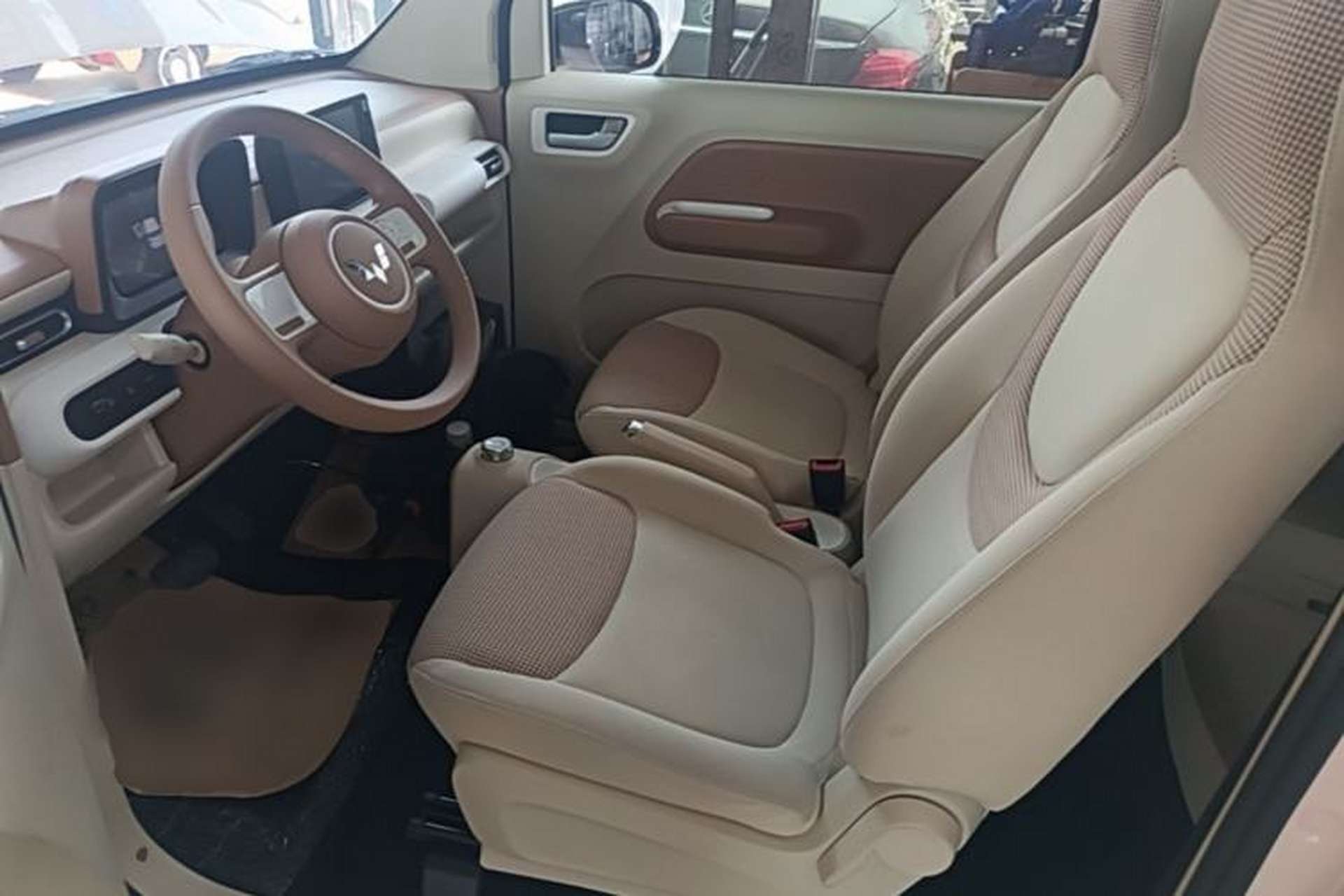 Used Wuling Hongguang MINIEV 2024 3rd Generation 215km Advanced Version Left Front Seat