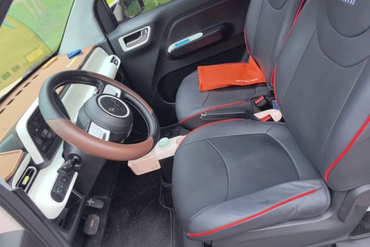 Used Wuling Hongguang MINIEV 2024 Third Generation 120 km Left Front Seat