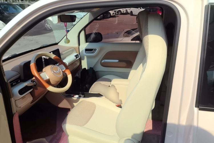 Used Wuling Hongguang MINIEV 2024 3rd Generation 215km Advanced Version Left Front Seat