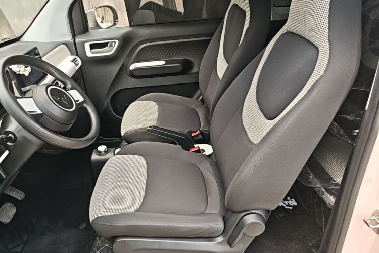 Used Wuling Hongguang MINIEV 2024 3rd Generation 215km Advanced Version Left Front Seat