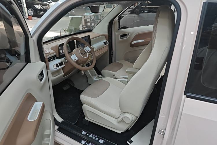 Used Wuling Hongguang MINIEV 2024 3rd Generation 215km Advanced Version Left Front Seat